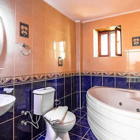 Vilă Merkezi Konumda Oezel Havuzlu Tas Kinali (Aegean)