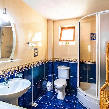 Vilă Merkezi Konumda Oezel Havuzlu Tas Kinali (Aegean)